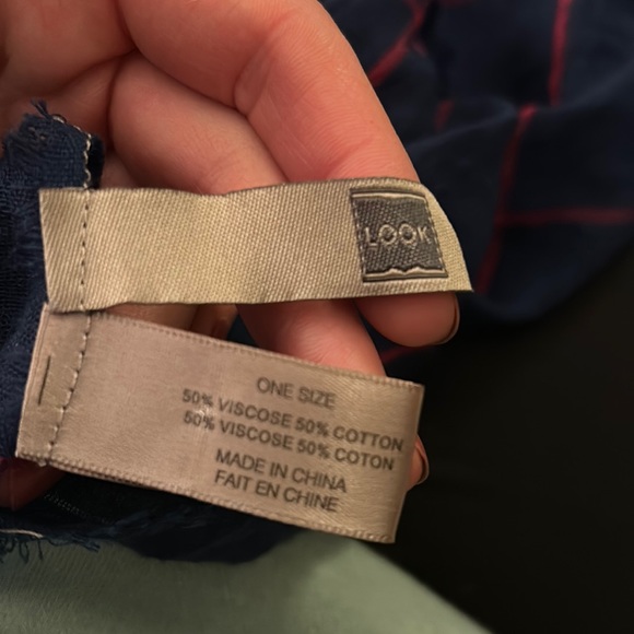 Scarf - Picture 2 of 2